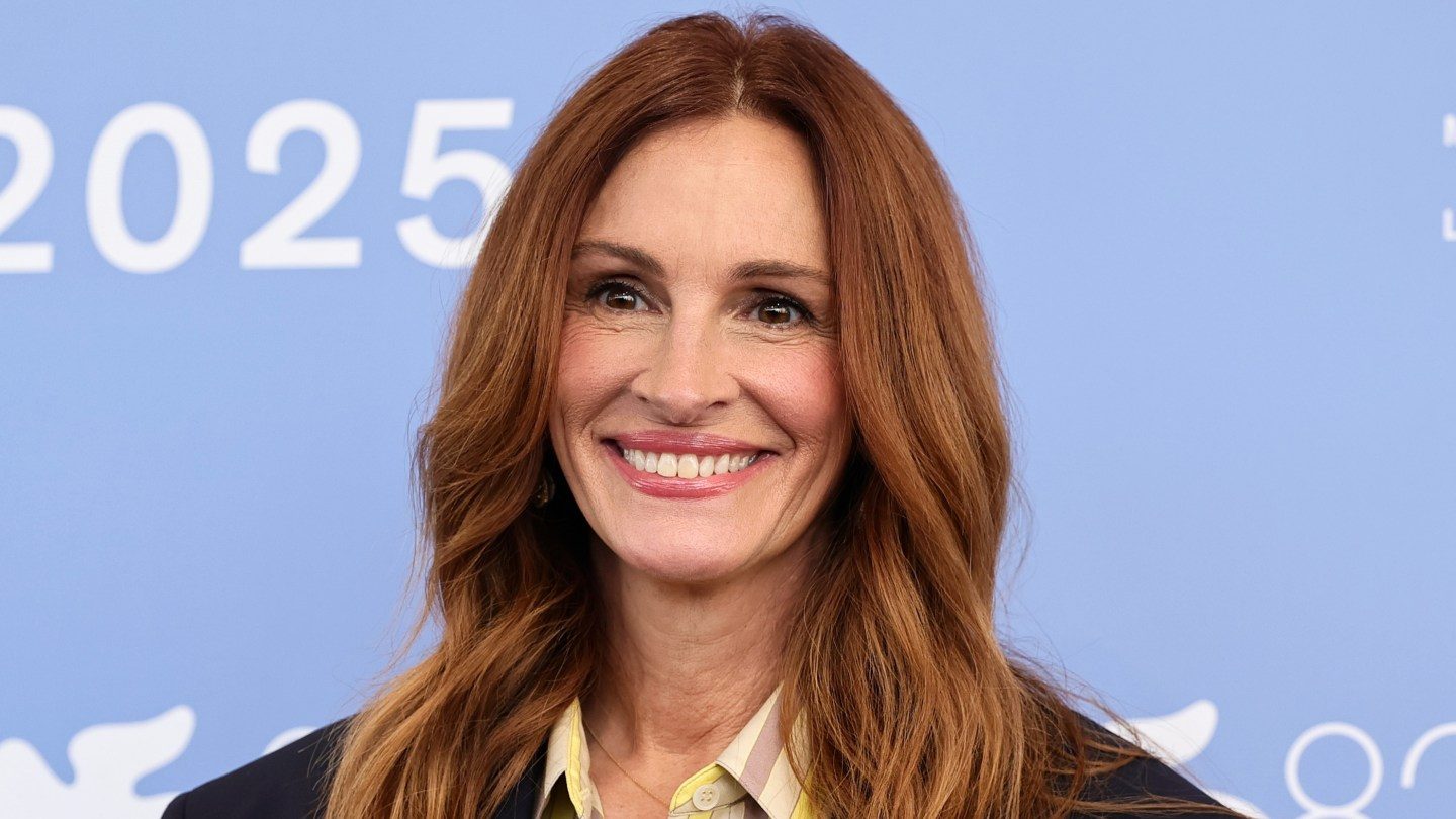Julia Roberts estreou as primeiras peças de Dario Vitale da Versace