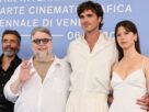 O diretor de 'Frankenstein' Guillermo del Toro fala monstros, IA e Netflix