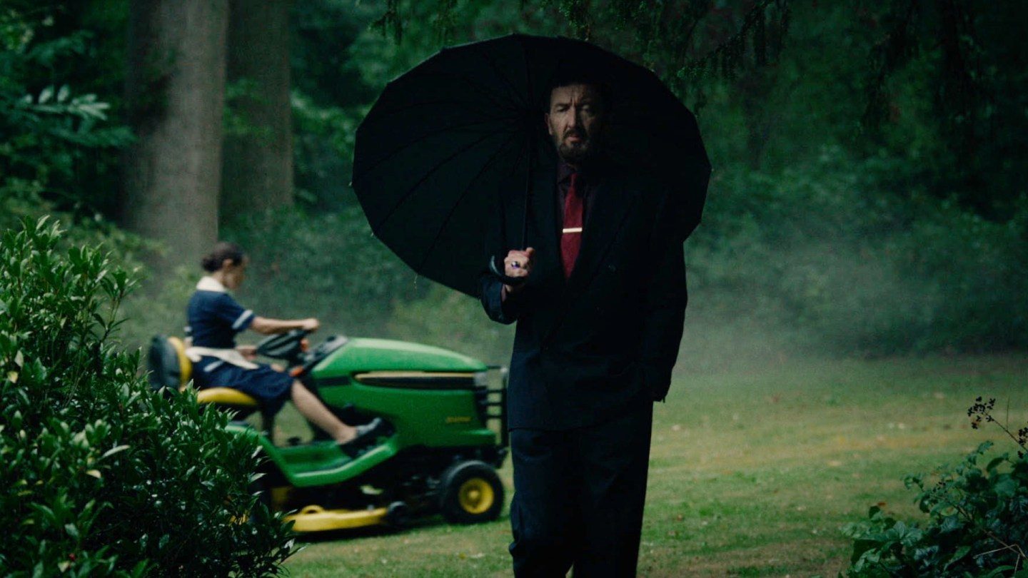 Ralph Ineson fala 'dois vizinhos' depois de 'Fantastic Four: Primeiros Passos'
