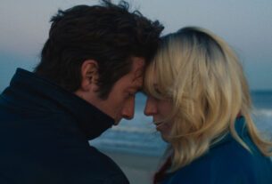 (L-R) Jeremy Allen White as Bruce Springsteen and Odessa Young as Faye in 20th Century Studios' Springsteen: Deliver Me from Nowhere
