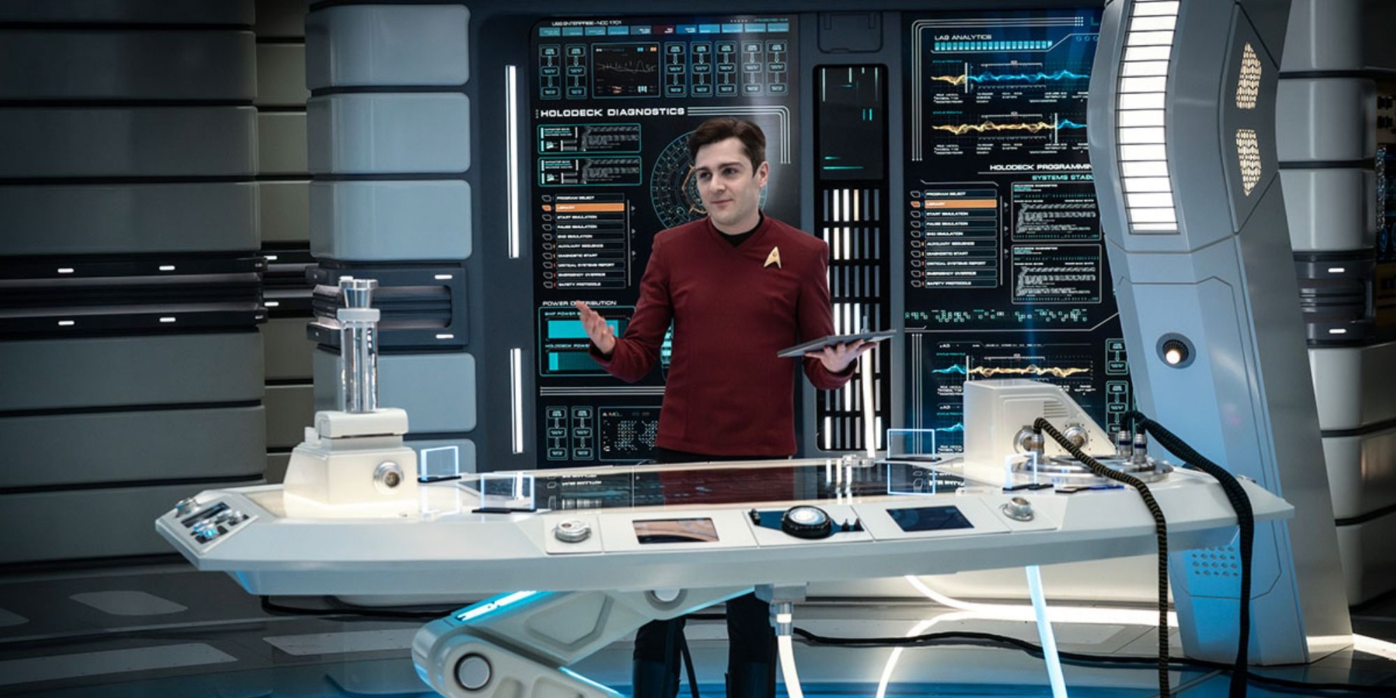 Strange New Worlds finalmente respondeu a uma enorme pergunta Holodeck após 52 anos