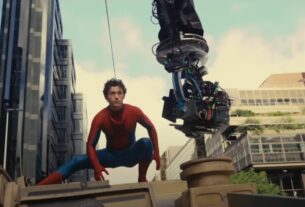 Tom Holland no tanque, com fãs