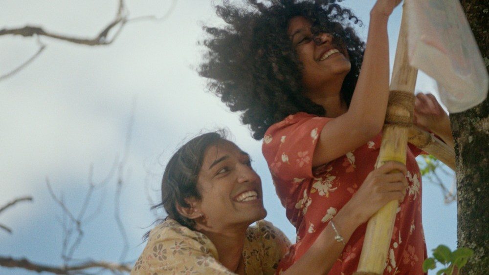 Busan Competition Film 'Spying Stars' estreia primeiro trailer