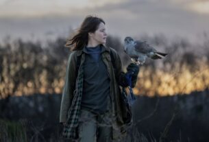 Claire Foy está encantada com Raptors