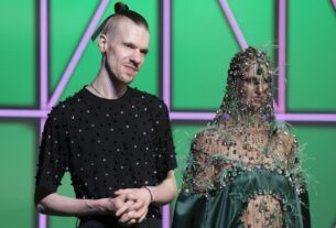 Ethan/Utica em ser a Primeira Drag Race Queen em exibição