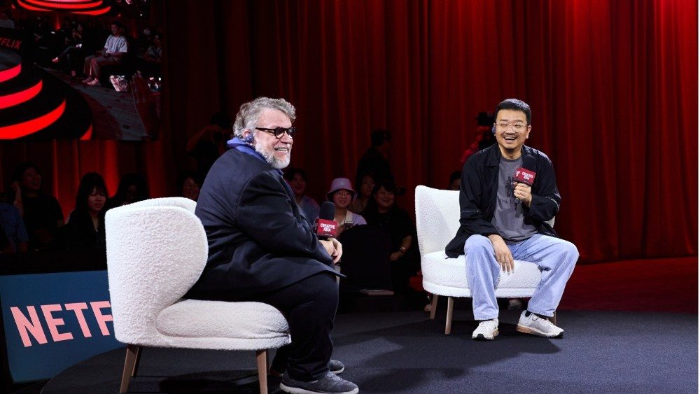 Guillermo del Toro e Yeon Sang-Ho Talk Creative Process em Busan