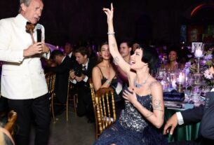Halsey lance para retrato de si mesma na Gala de Veneza Amfar