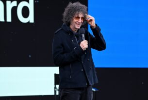 Howard Stern protesta Jimmy Kimmel Suspension, cancela a Disney+ Sub