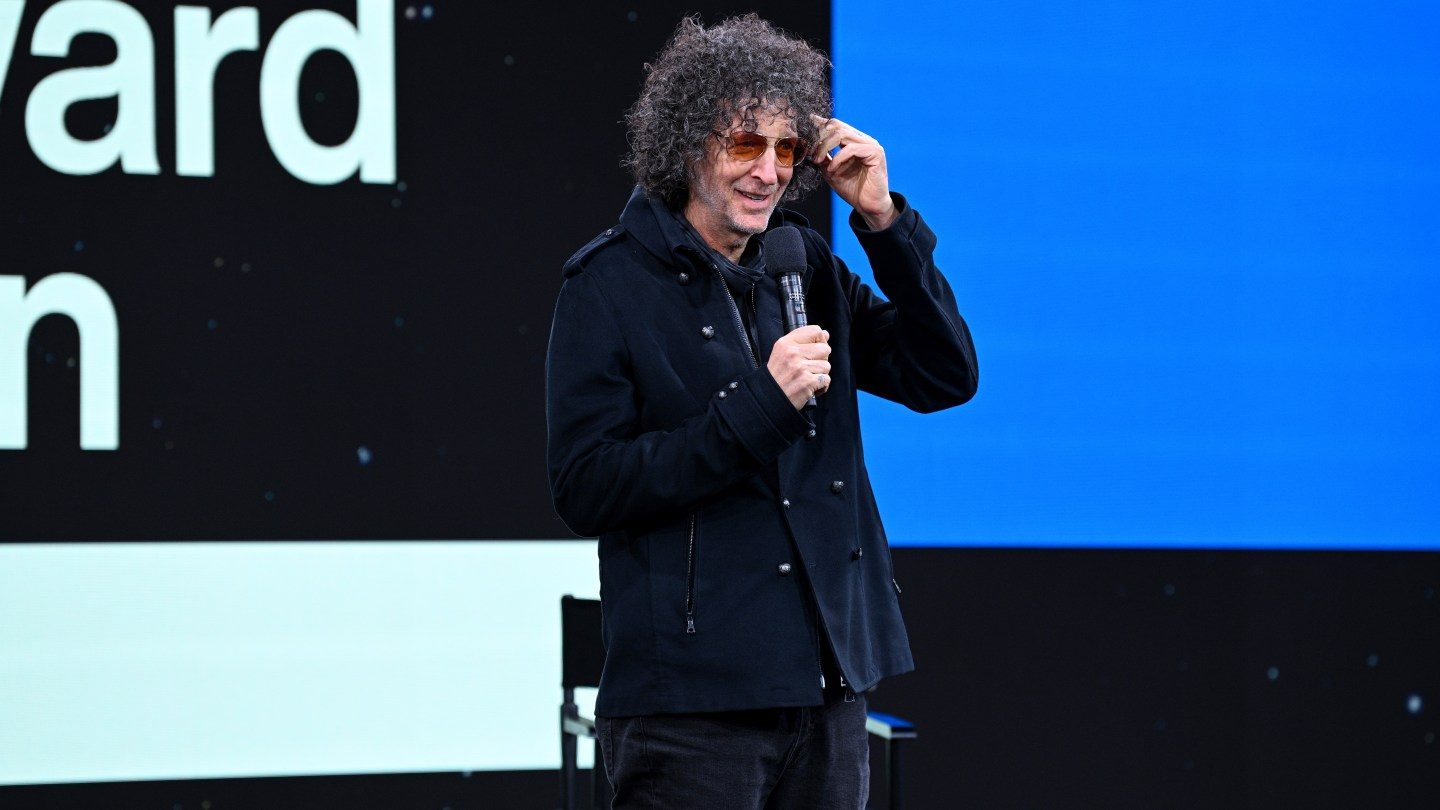 Howard Stern protesta Jimmy Kimmel Suspension, cancela a Disney+ Sub