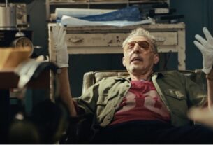 John Turturro estrela a campanha da Fox Sports "Big Noon Saturday"