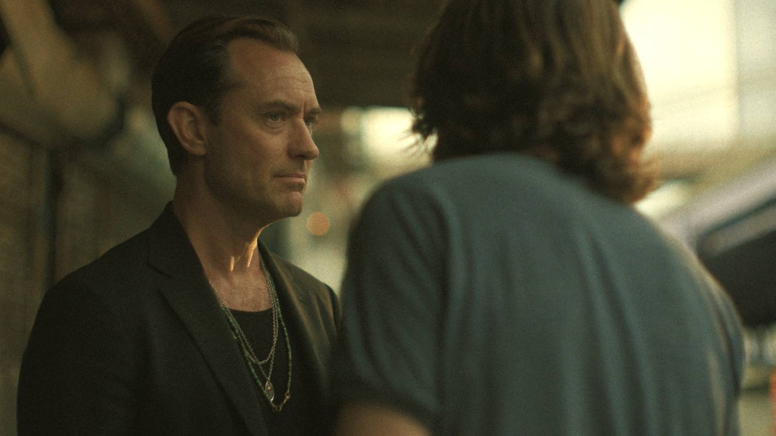Jude Law sobre o destino trágico de Vince no final de coelho preto