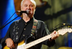Sonny Curtis, escritor de 'lutou contra a lei', Mary Tyler Moore tema, morre