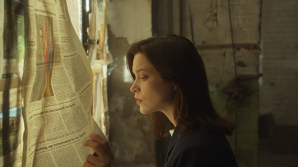 Sophie Cookson, equipe de Franka Potente para a colméia, primeiro olhar revelado