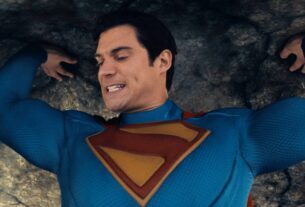 Superman Kaiju conexão e ovos de Páscoa DCU