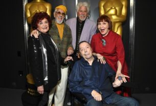 Tim Curry reflete em 50 anos de 'The Rocky Horror Picture Show'