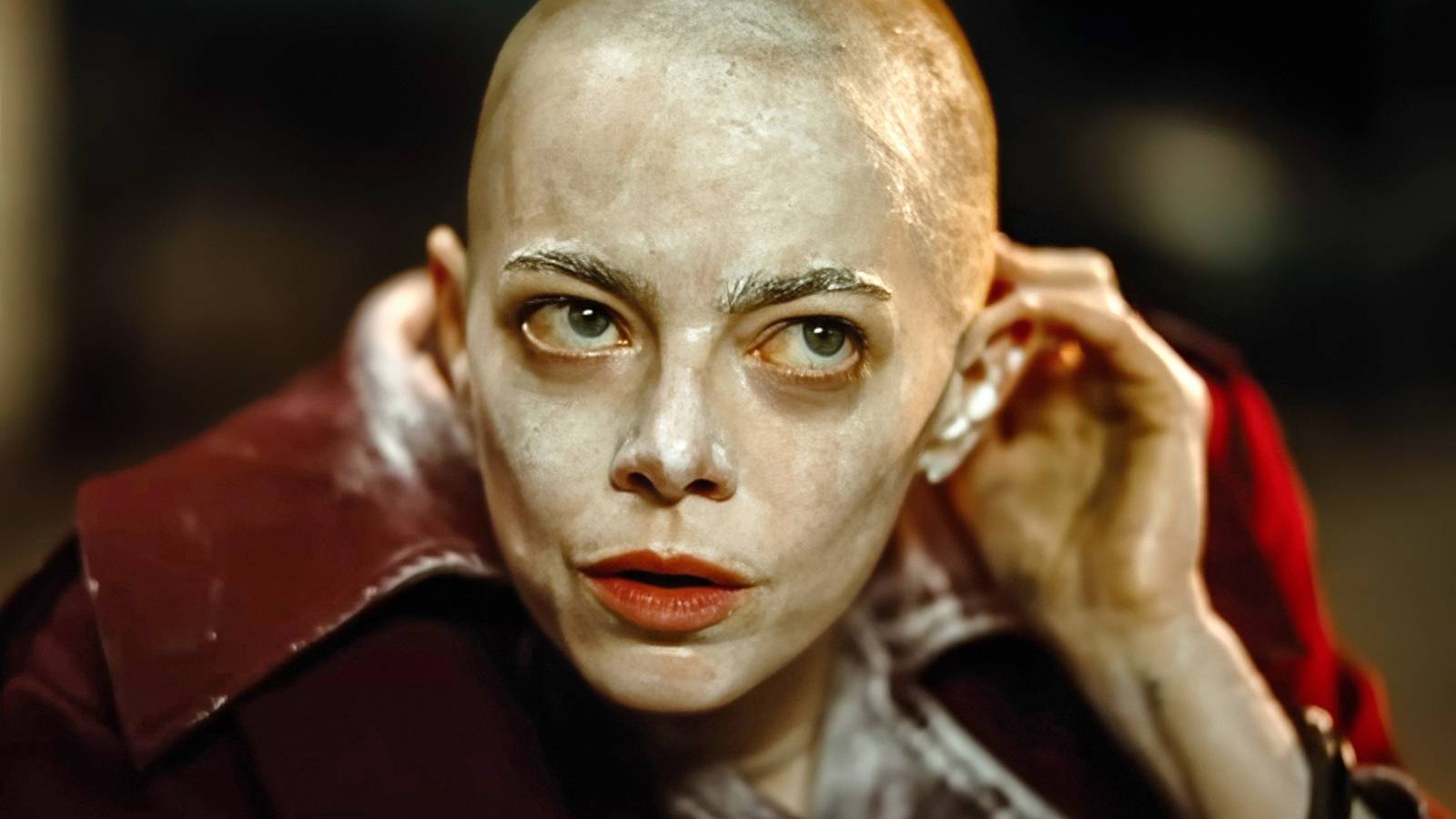 A personagem de Emma Stone é um alienígena?