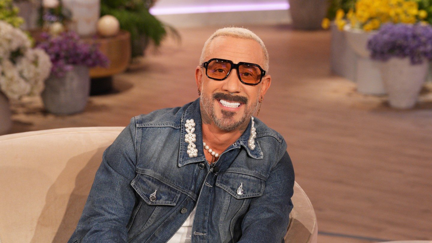 AJ McLean, dos Backstreet Boys, revela data de lançamento do EP solo e título