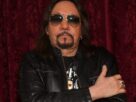 Ace Frehley, guitarrista do Kiss, morre aos 74 anos