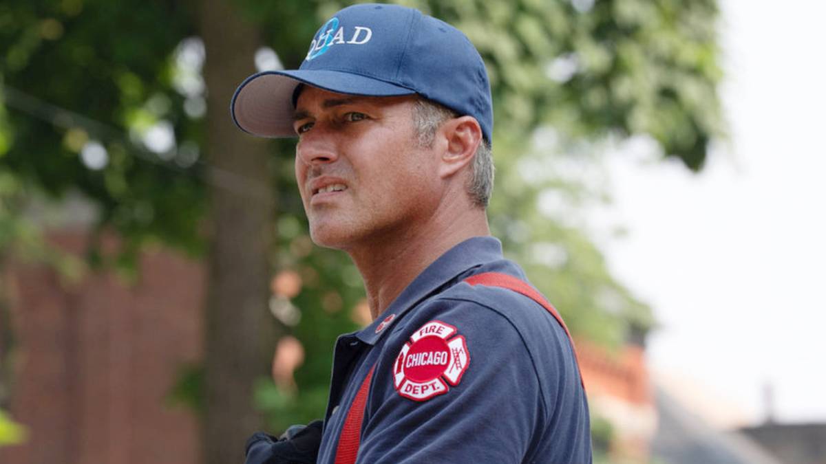 As constantes mudanças de elenco de Chicago Fire abordadas na estréia da 14ª temporada