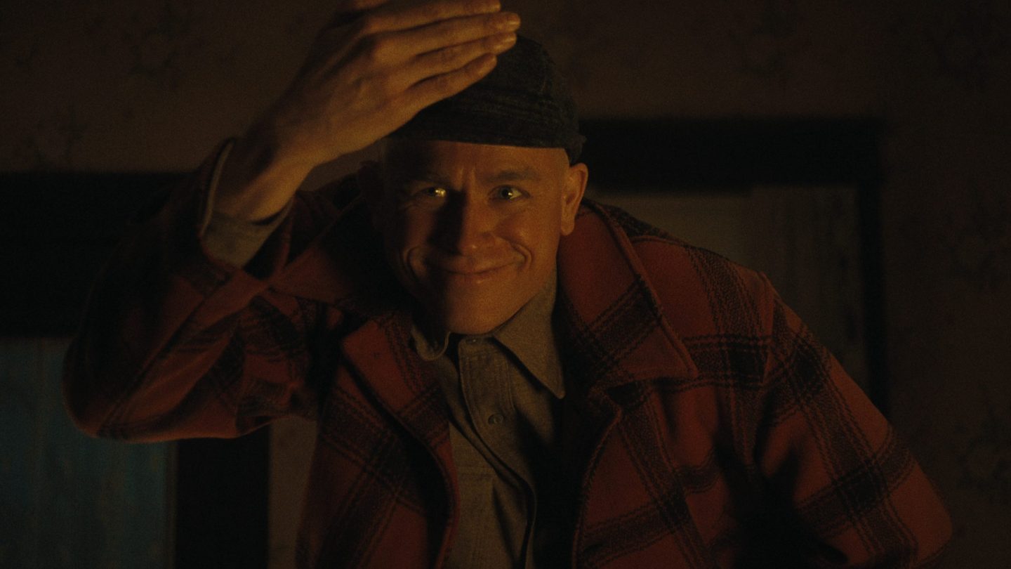 Como Charlie Hunnam se transformou como Ed Gein, o conselho de Sarah Paulson