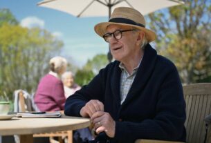 Estou imensamente satisfeito com o final hilariante e comovente que finalmente respondeu às minhas maiores perguntas