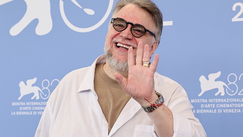 Guillermo del Toro ‘preferia morrer’ a usar IA generativa em filmes
