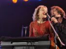 (L to R) Kate Hudson as Claire Sardina and Hugh Jackman as Mike Sardina in director Craig Brewer's Song Sung Blue
