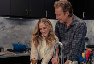 John Corbett em 'e, assim como esse final, o rompimento de Carrie e Aidan