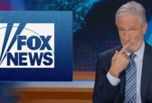 Jon Stewart critica a resposta da Fox News aos protestos do No Kings
