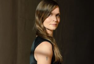 O compositor 'Joker' Hildur Guðnadóttir na Noiva de Gyllenhaal! '