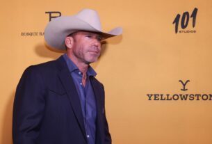 O criador do Yellowstone, Taylor Sheridan, deixa a Paramount para a NBCUniversal.