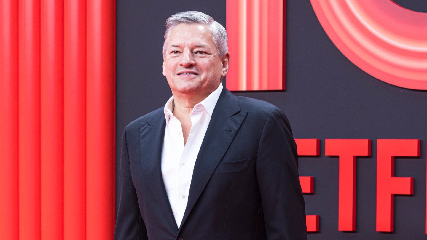 Ted Sarandos, da Netflix, reage à Warner Bros. Placa "À venda"