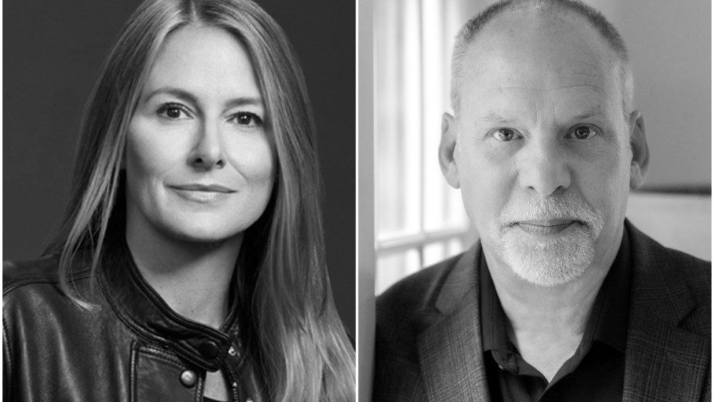 Audiochuck de Ashley Flowers processado por apresentadores de podcast de anatomia de um assassinato