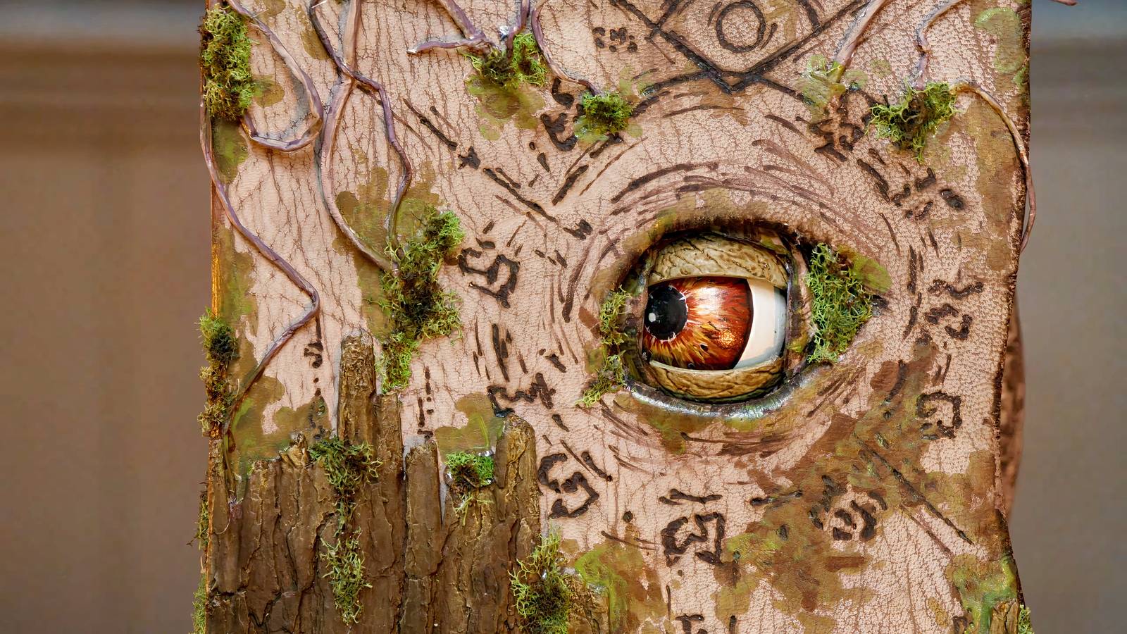 Deborah Ann Woll fala sobre a abordagem DIY de Tales From Woodcreek para adereços de D&D