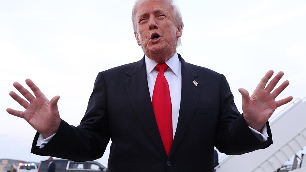 Donald Trump ameaça ação legal contra a BBC por edição de discurso