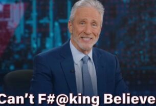 Jon Stewart critica os democratas por acabar com a paralisação do governo