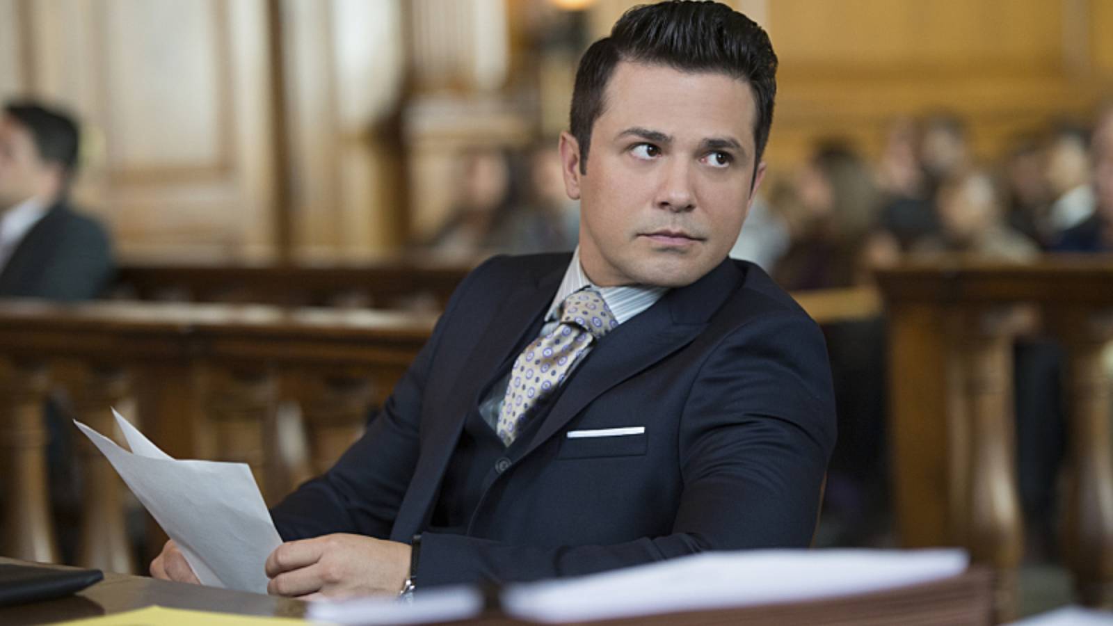 Por que Benny deixou Bull na 6ª temporada: explicação da saída de Freddy Rodriguez