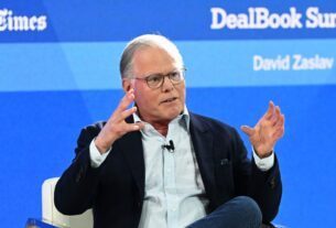 Warner Bros. Discovery oscila para perda no terceiro trimestre, 'Superman' compensado por anúncios