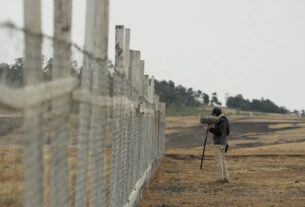 'um campo aberto' é o filme de Teboho Edkins que eu não queria fazer: IDFA Clip